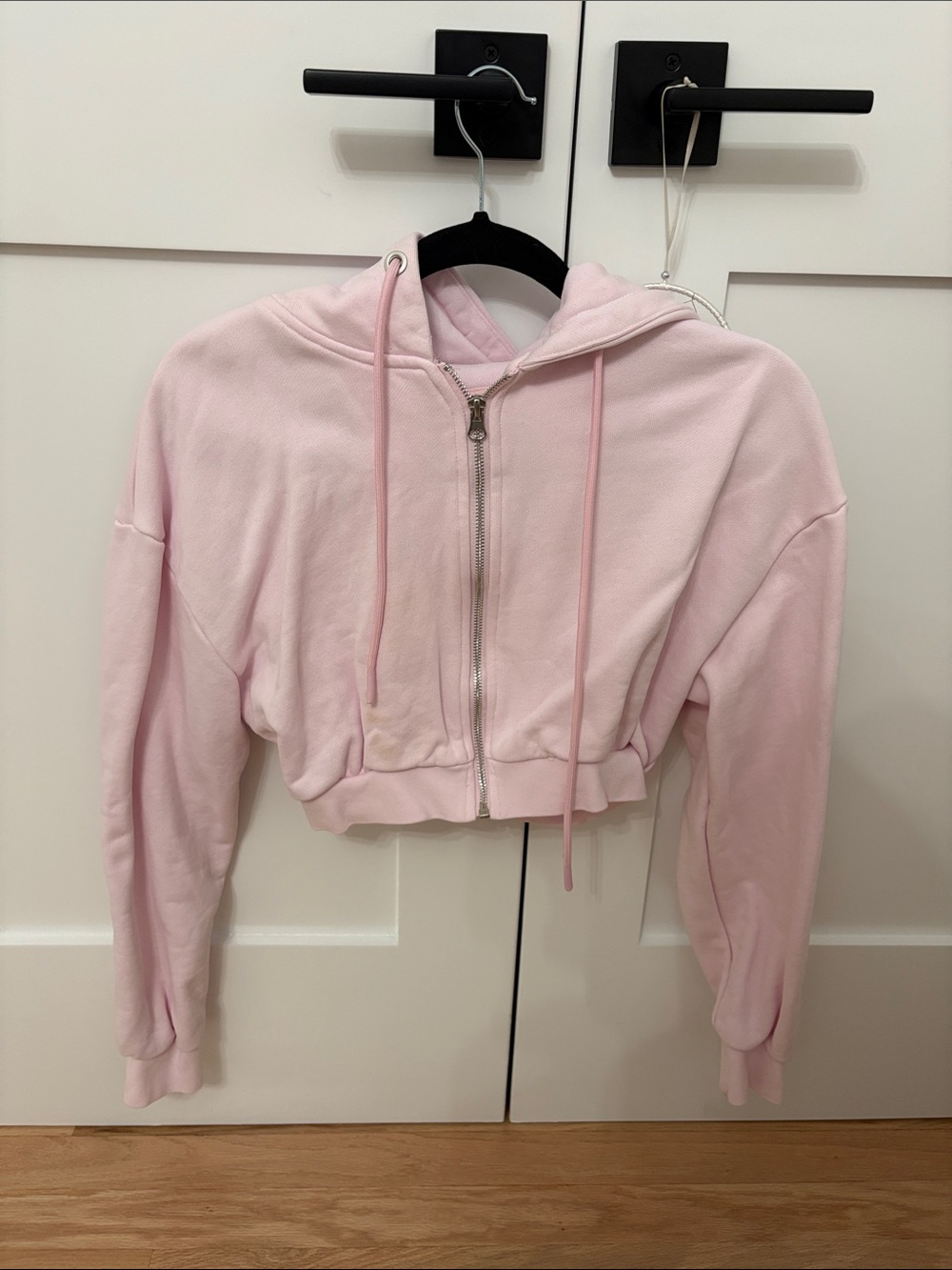 Women's Cropped Zip-Up Bomber Hoodie - Light Pink